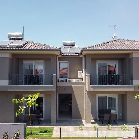 Kasta Family Apartments นิกิติ ภายนอก รูปภาพ